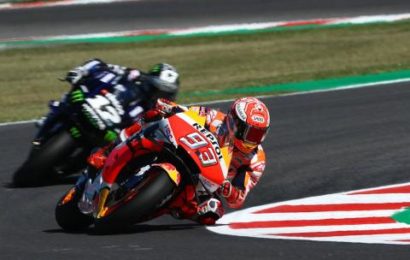 Marquez in the middle of the Yamahas