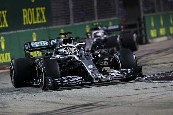 Mercedes, Singapur’daki kötü yarışın ardından kızgın