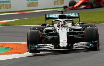 Hamilton, rakiplerinin zorlamasını istiyor