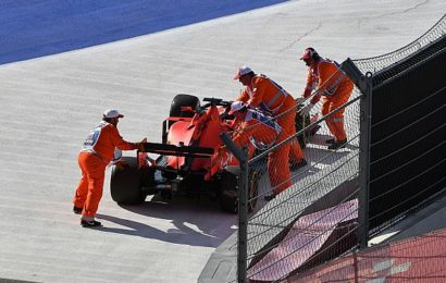 Ferrari, güvenlik problemi yüzünden Vettel’i durdurmuş