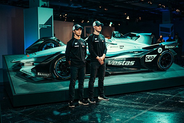 Wolff: “Vandoorne ve De Vries gelecekte Formula 1’e geçebilir” Wolff: “Vandoorne ve De Vries gelecekte Formula 1’e geçebilir”