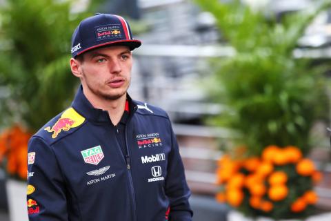Verstappen responds to Hamilton/Vettel: "I'm in their heads" Verstappen responds to Hamilton/Vettel: "I'm in their heads"