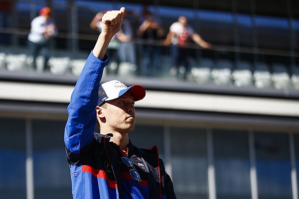 Kvyat, Alfa Romeo söylentilerini yalanladı Kvyat, Alfa Romeo söylentilerini yalanladı