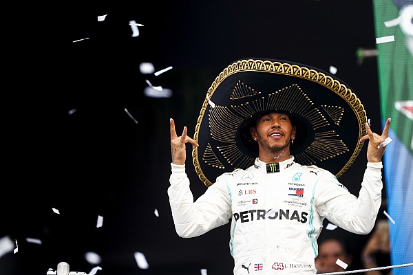 Hamilton, Albon’a destek verdi Hamilton, Albon’a destek verdi