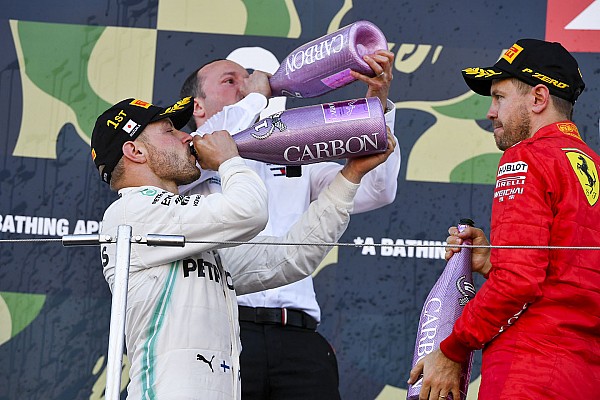 Vettel: “Mercedes mükemmele yakın”