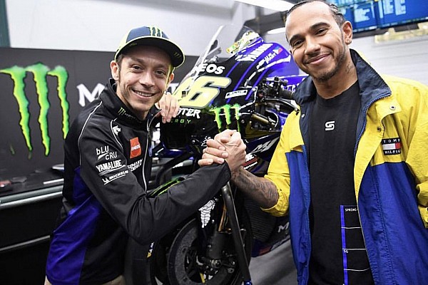 Rossi, Hamilton’la araç değişimine sıcak bakıyor Rossi, Hamilton’la araç değişimine sıcak bakıyor