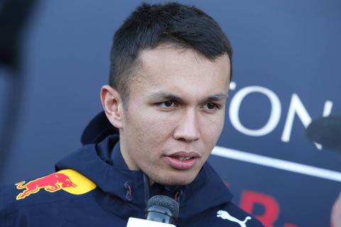 Red Bull confirms Albon for 2020 F1 season