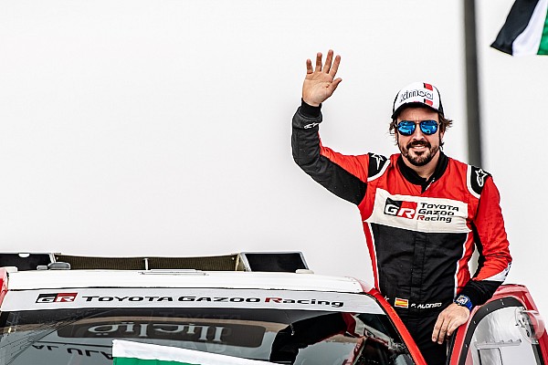 Alonso, Verstappen’i seyretmekten zevk alıyor