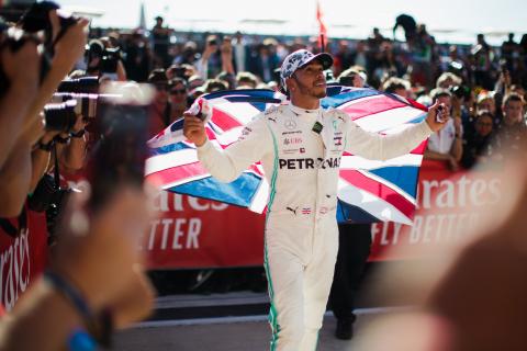 Hamilton ready to ‘get in the ring’ over new F1 contract