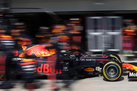 Red Bull breaks F1 pit stop record for third time