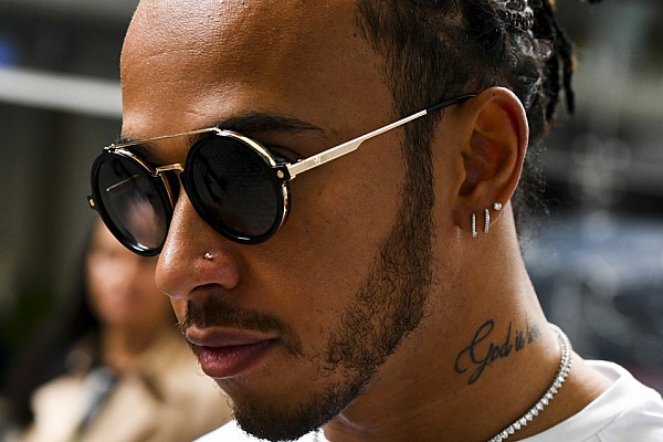 Hamilton, Verstappen’in “sıkıcı” yorumlarına yanıt verdi