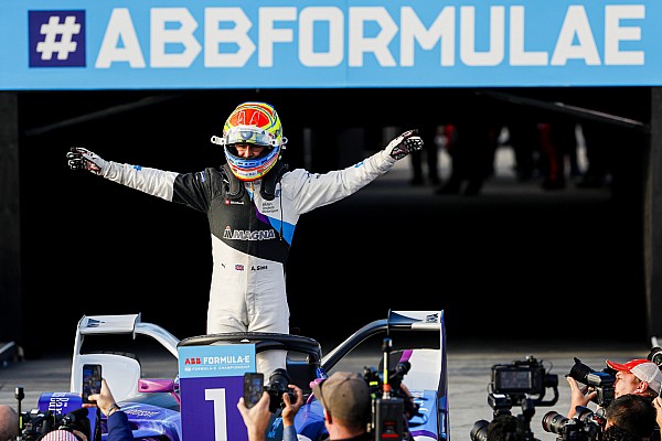 Diriyah E-Prix: Olaylı ikinci yarışı Sims kazandı, BMW duble yaptı! Diriyah E-Prix: Olaylı ikinci yarışı Sims kazandı, BMW duble yaptı!