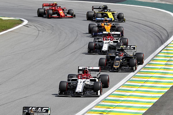 Raikkonen, Sainz’ı geçemediği için hayal kırıklığı yaşıyor