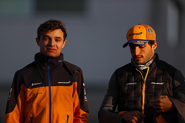 Sainz: “Norris’in podyuma olan yaklaşımı onun centilmenliğini gösterdi” Sainz: “Norris’in podyuma olan yaklaşımı onun centilmenliğini gösterdi”