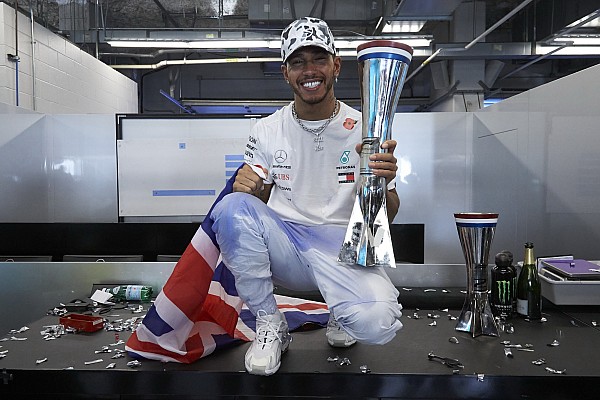 Vettel: “Hamilton bu başarıyı hak etti”