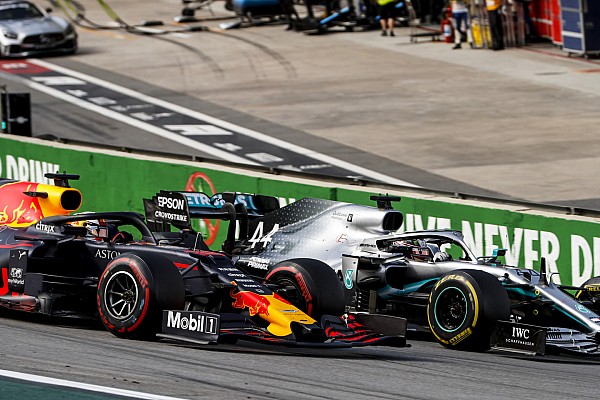Verstappen: “Gümüş rengi, kırmızı tercih ederim” Verstappen: “Gümüş rengi, kırmızı tercih ederim”
