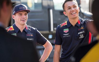 Albon, Red Bull’da kalacağı için çok mutlu