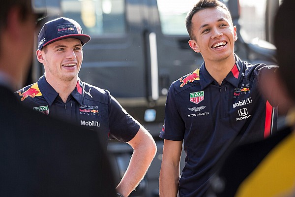 Albon, Red Bull’da kalacağı için çok mutlu