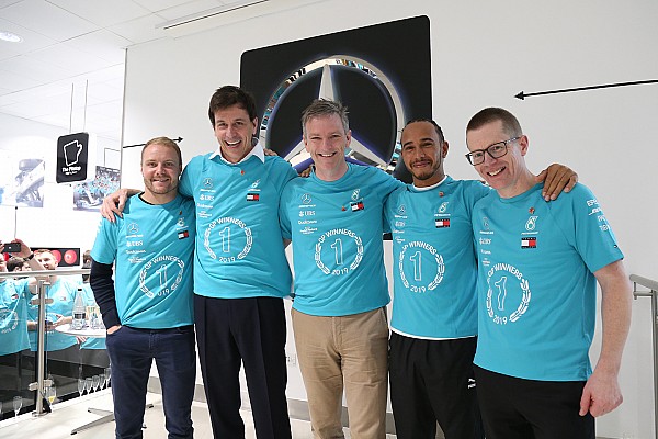 Wolff: “Hiçbir zaman Vettel, Verstappen veya Alonso ile iletişime geçmedik”