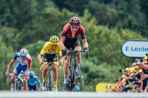 Mercedes teams up with Tour de France winners Ineos