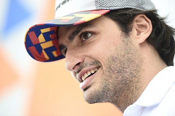 Sainz’ın “Smooth Operator” şakası nasıl ortaya çıktı?