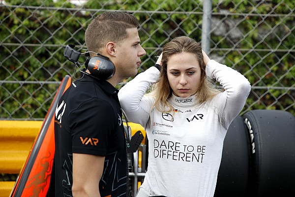 Floersch: “Formula 1, kadınları ‘dikkat çekmek için’ kullanıyor”