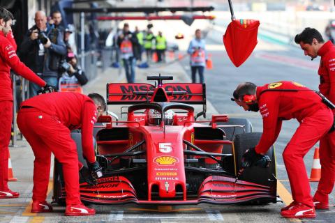 LIVE F1 Pre-Season Testing: Vettel stops on track