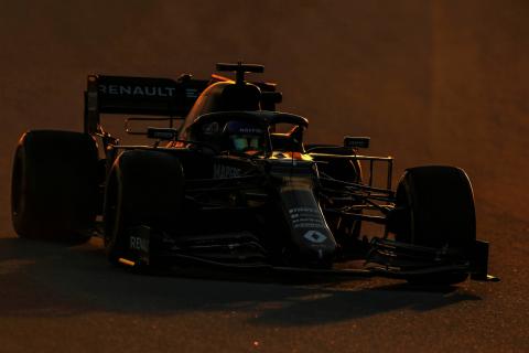 Pressure grows on F1 teams over coronavirus