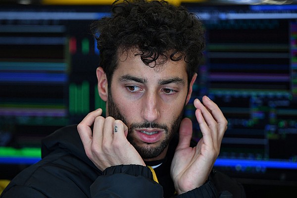 Ricciardo, “çalışmayı bırakmayan” Mercedes’i övdü