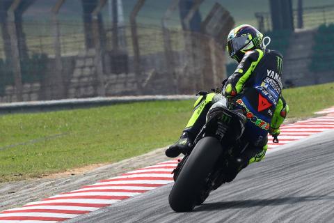 Rossi improves 'main issue', but 'just one track'