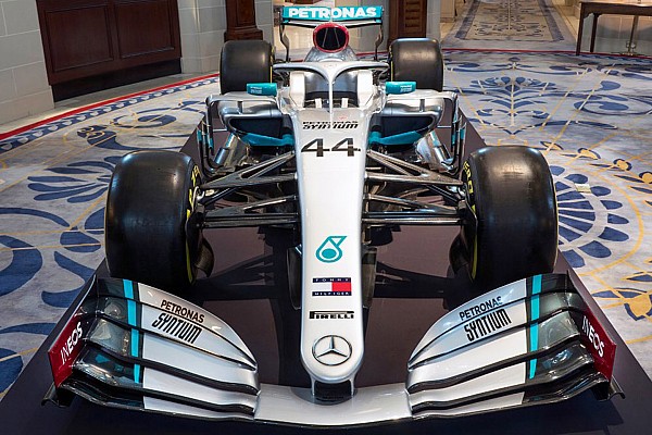 Mercedes, 2020 Formula 1 renk düzenini tanıttı!
