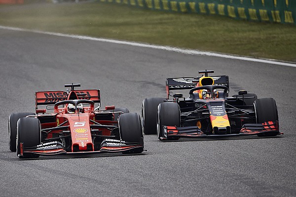 Verstappen: “Hamilton’ın ayrılığı Mercedes’e bağlı”