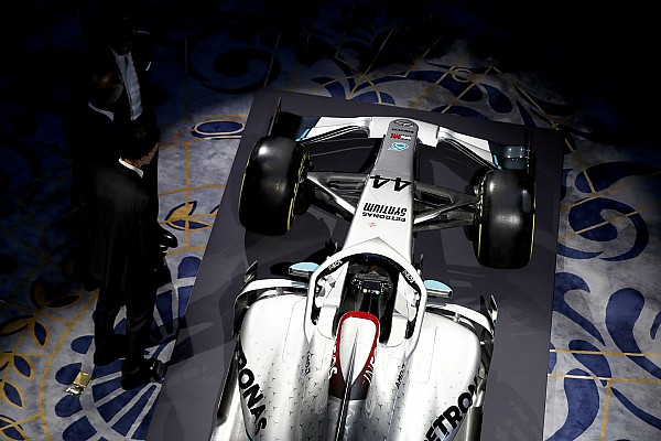 Mercedes: “2021’e geç odaklanmak, yarım saniye geriye düşürebilir”