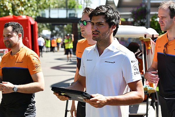 Sainz, Ferrari söylentilerine rağmen McLaren’da mutlu