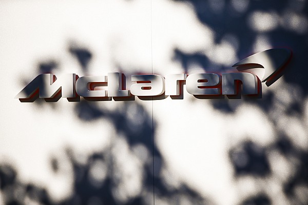 McLaren çalışanlarını izne çıkarıyor, Sainz ile Norris’in maaşları düşürüldü
