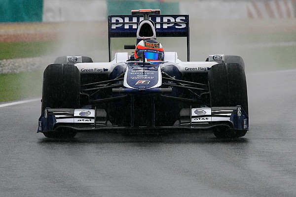 Barrichello: “Williams, “paralı” pilotları yarıştırmanın bedelini ödüyor”