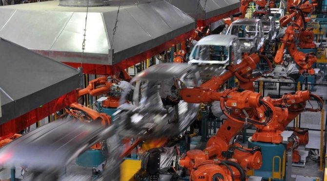 Türkiye’de otomotiv fabrikalarında üretim araları mayıs ayına uzadı