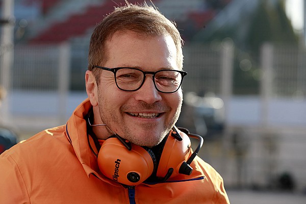 Seidl: “Vettel, McLaren’ın gündemine hiç gelmedi”