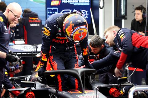 F1 drivers could miss sessions if mechanics test positive