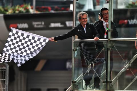F1 to sell chequered flag squares for charity