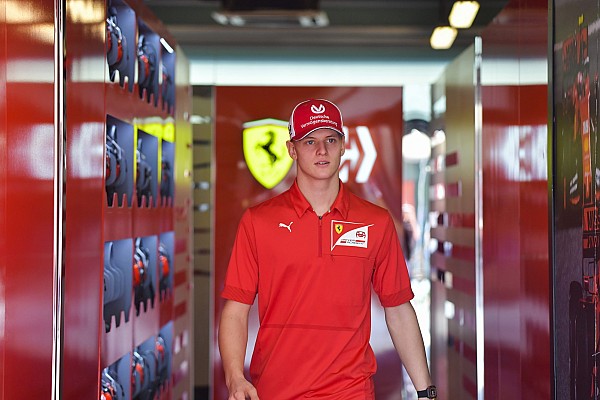 Sainz’ın Ferrari’ye geçişi, genç sürücüleri için ne manaya geliyor?