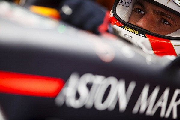 Red Bull: “Verstappen yarışmak için yaşıyor ve şampiyonluk yolunda herkesi yenebilir”