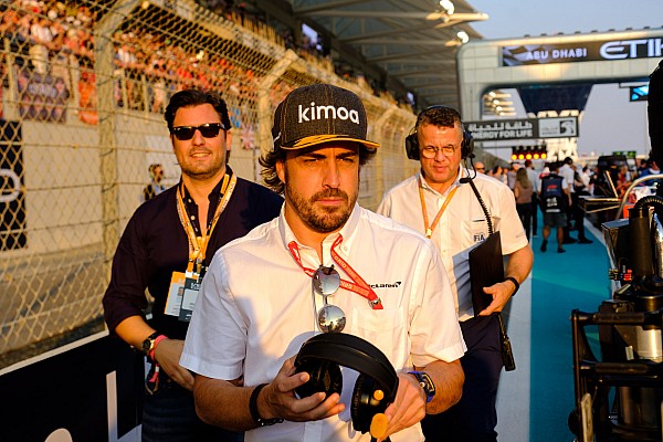 Alonso, bu sene Ricciardo’nun yerine geçeceği iddialarına güldü