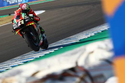 Aleix: The Aprilia cannot do that riding style