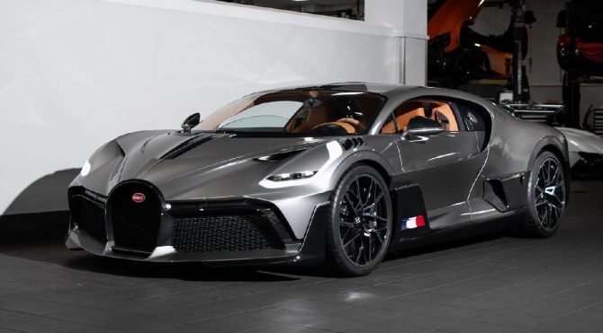 İlk Bugatti Divo teslim edildi!