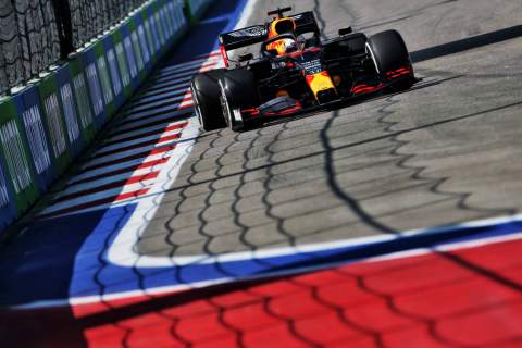 Max Verstappen expects “tight” fight with Renault F1 for P3 in Sochi
