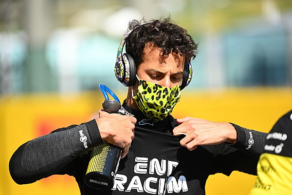 McLaren, sözlerini lafta bırakmayarak Ricciardo’yu ikna etmiş