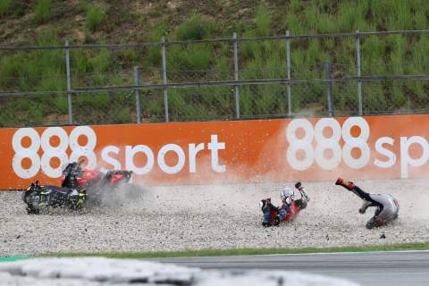 Chain reaction takes Dovizioso out of MotoGP title lead