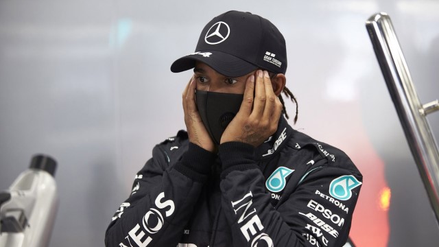 Hamilton: “Mercedes, ceza konusunda hakemlere fırsat vermemeli”