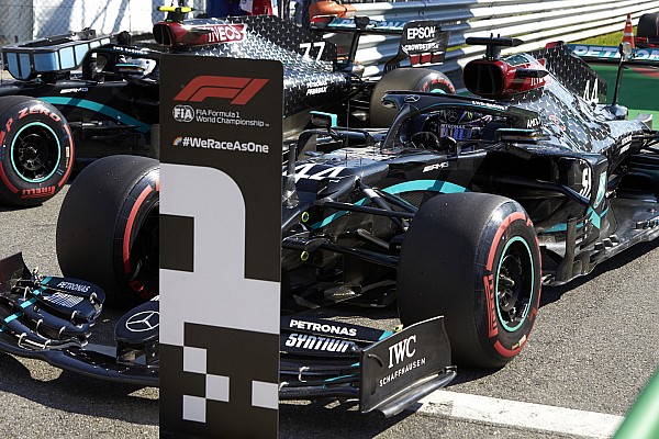Hamilton: “Mercedes’te kalmak istiyorum”
